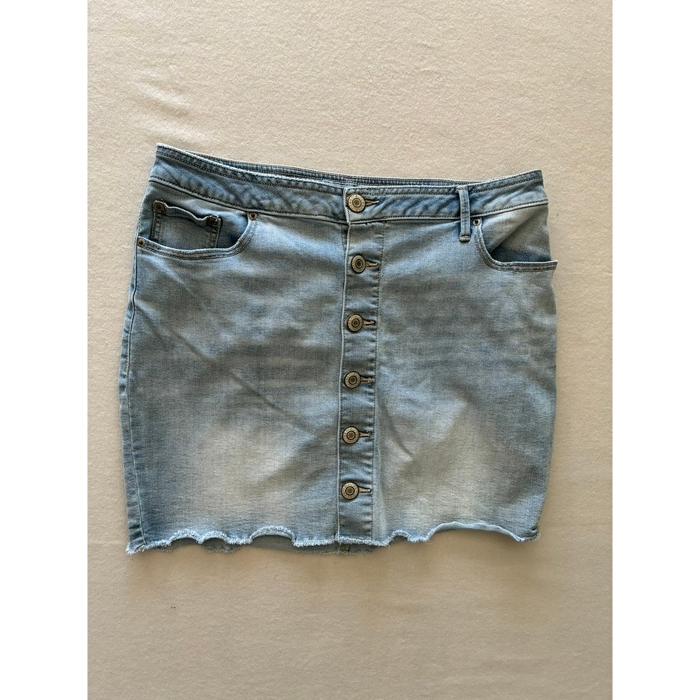 Light Wash Denim Button Front Raw Hem Mini Skirt Y2K 90s Grunge Indie Sleaze